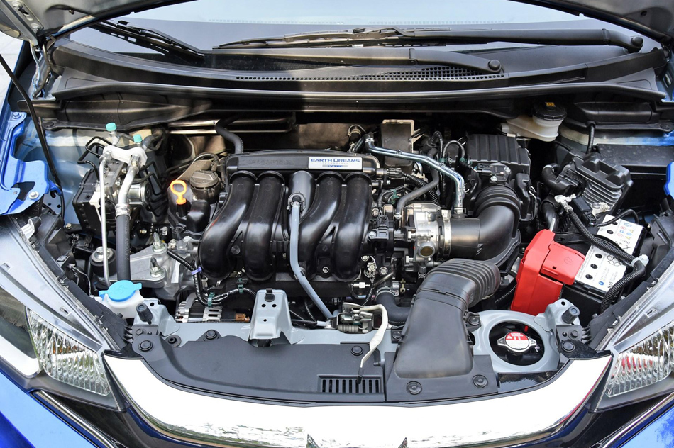 2018款 1.5L CVT豪华版 引擎底盘