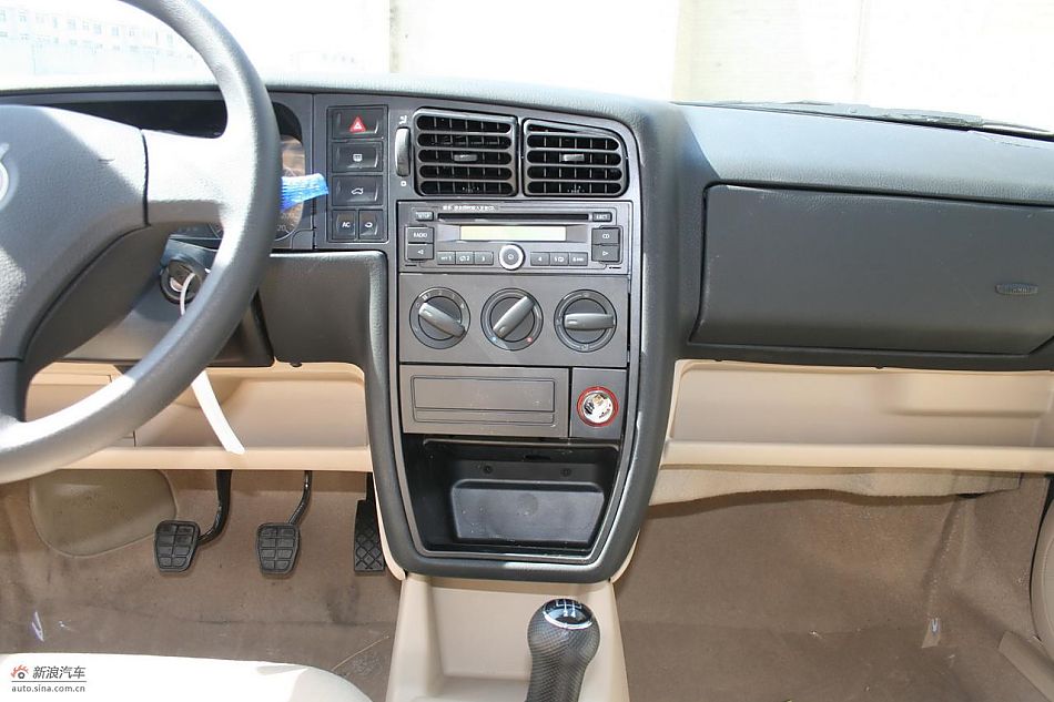 2010款捷达伙伴内饰实拍