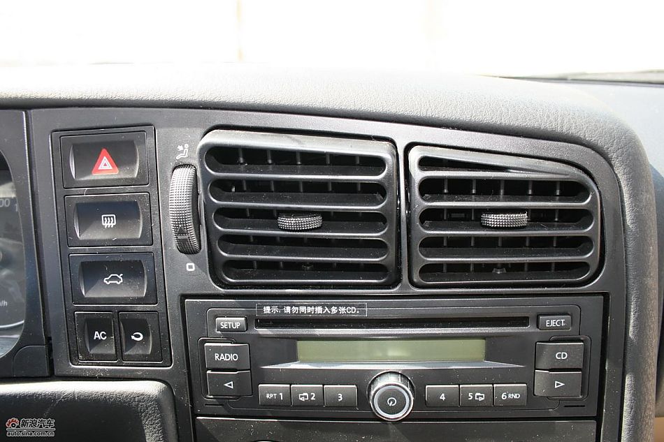 2010款捷达伙伴内饰实拍