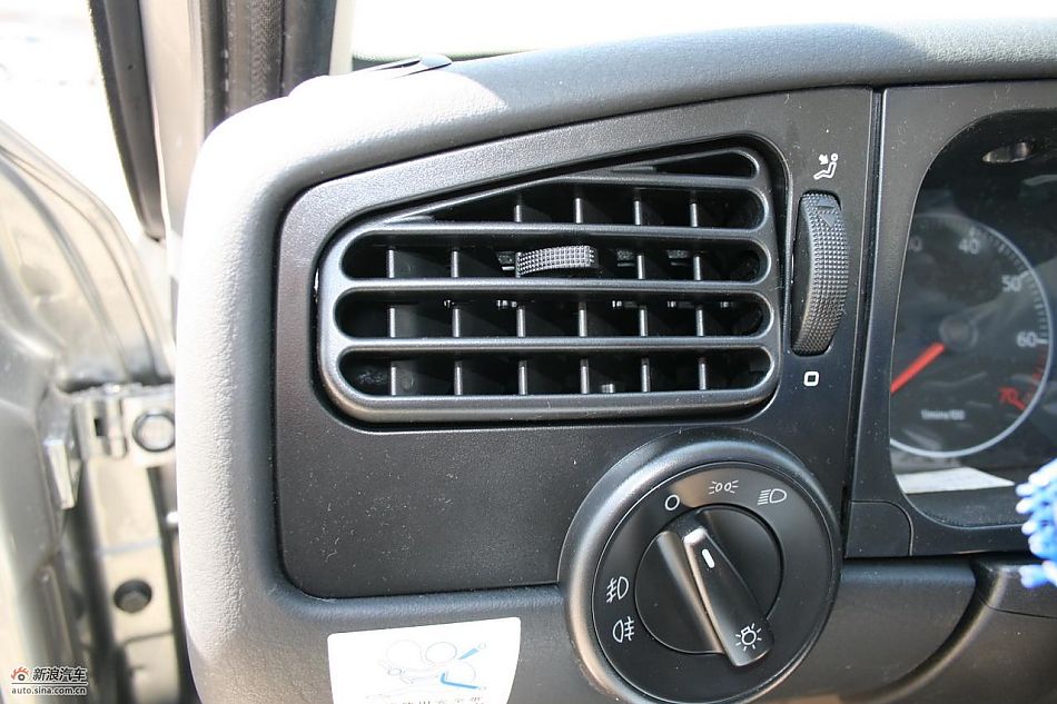 2010款捷达伙伴内饰实拍