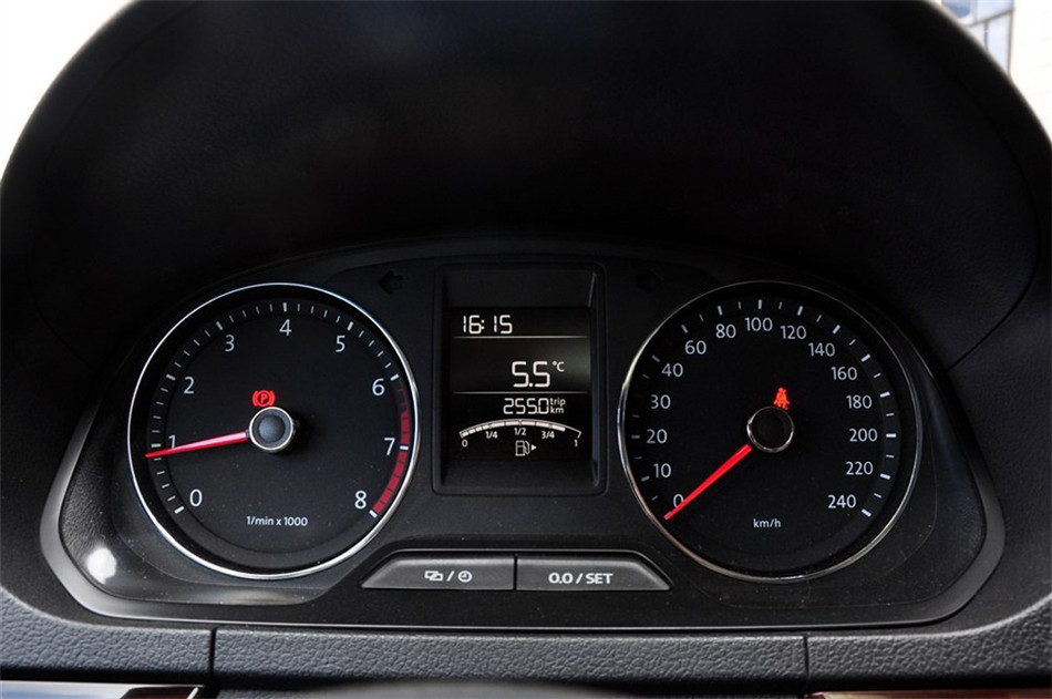 2013款捷达1.6L手动豪华型