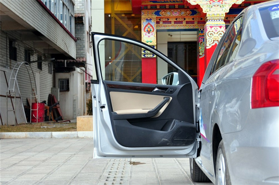 2013款捷达1.6L手动豪华型