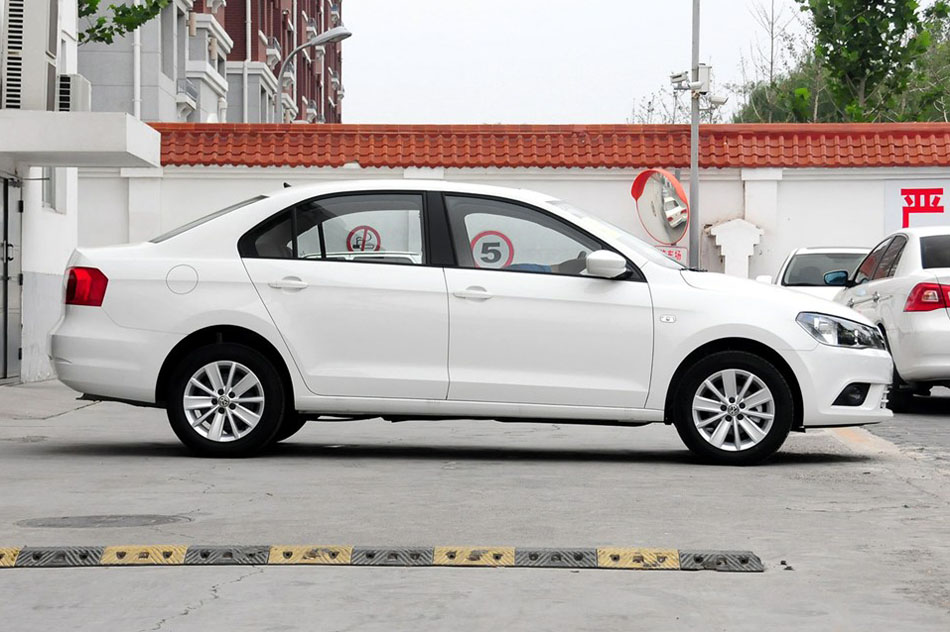 2015款 1.6L 自动舒适型 外观