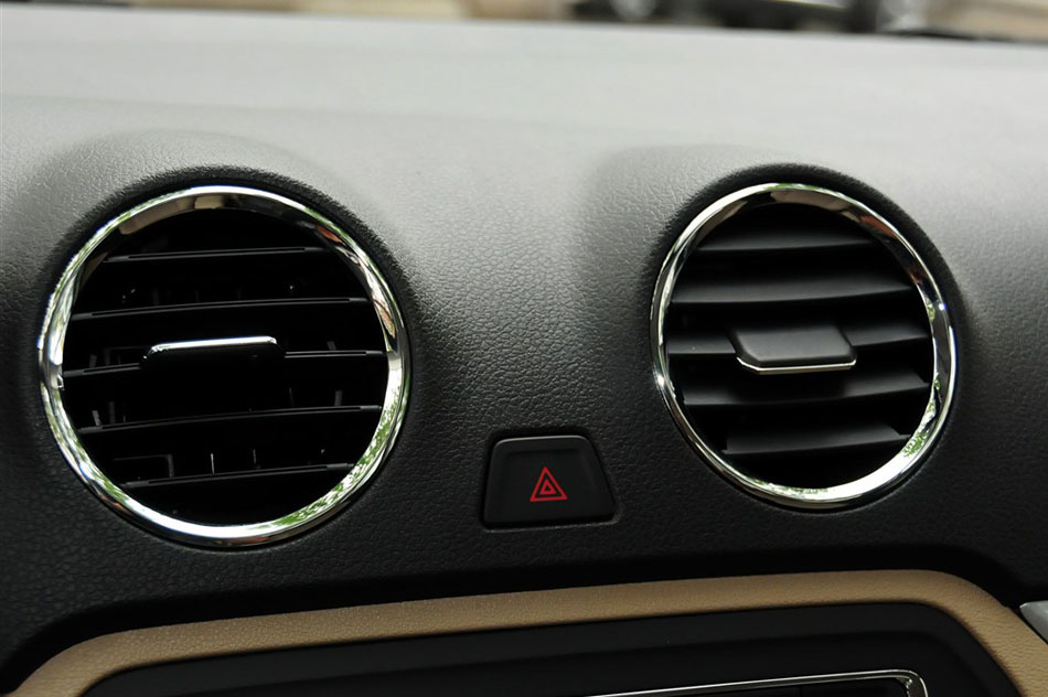 2015款 1.6L 自动舒适型 内饰