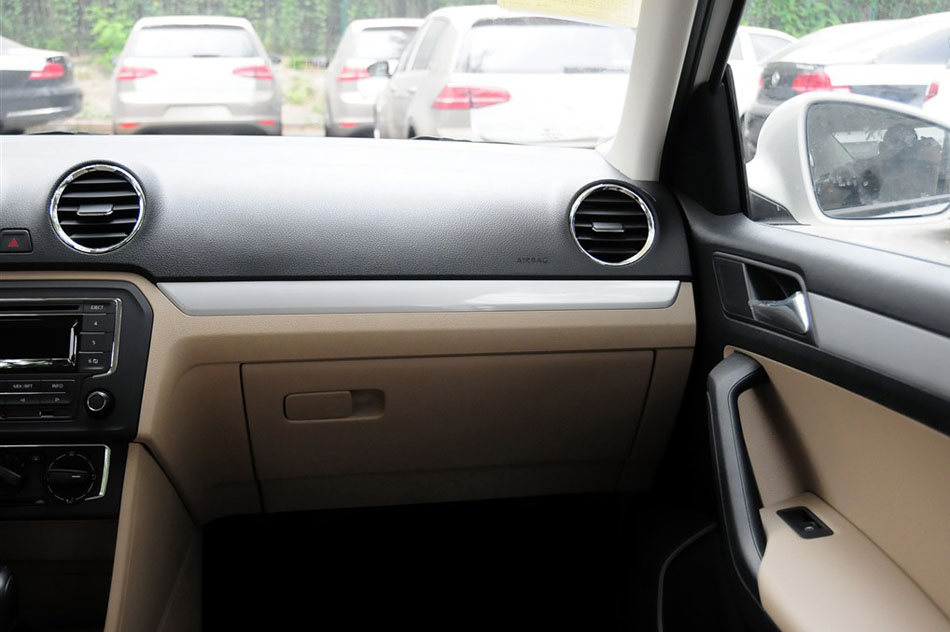 2015款 1.6L 自动舒适型 内饰