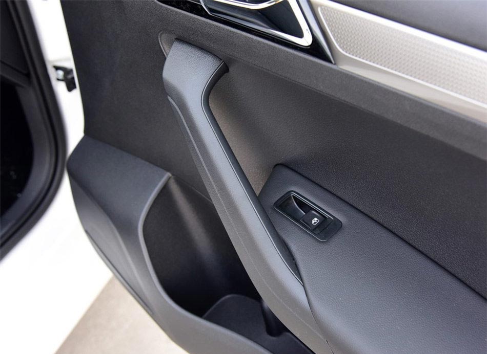 2017款捷达1.5L 自动舒适型 座椅空间