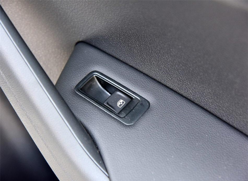 2017款捷达1.5L 自动舒适型 座椅空间