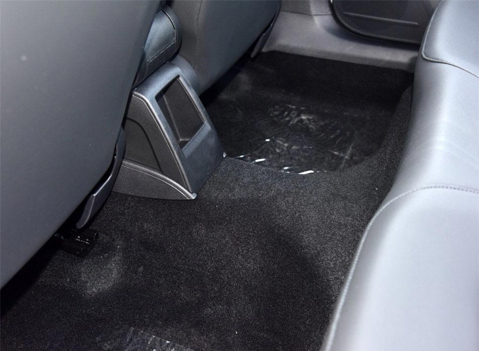 2017款捷达1.5L 自动舒适型 座椅空间