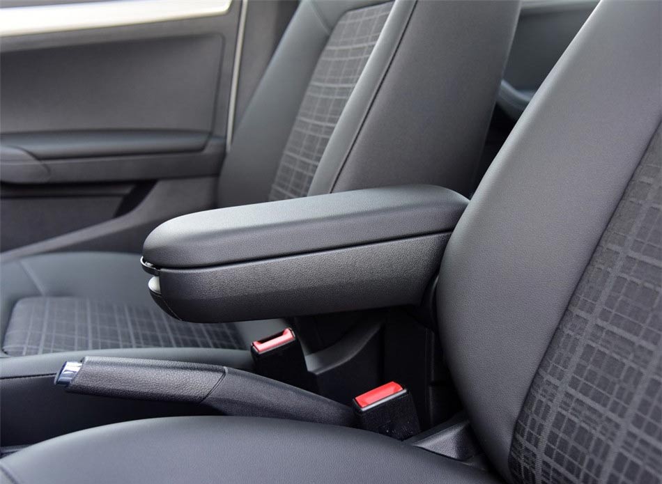 2017款捷达1.5L 自动舒适型 座椅空间