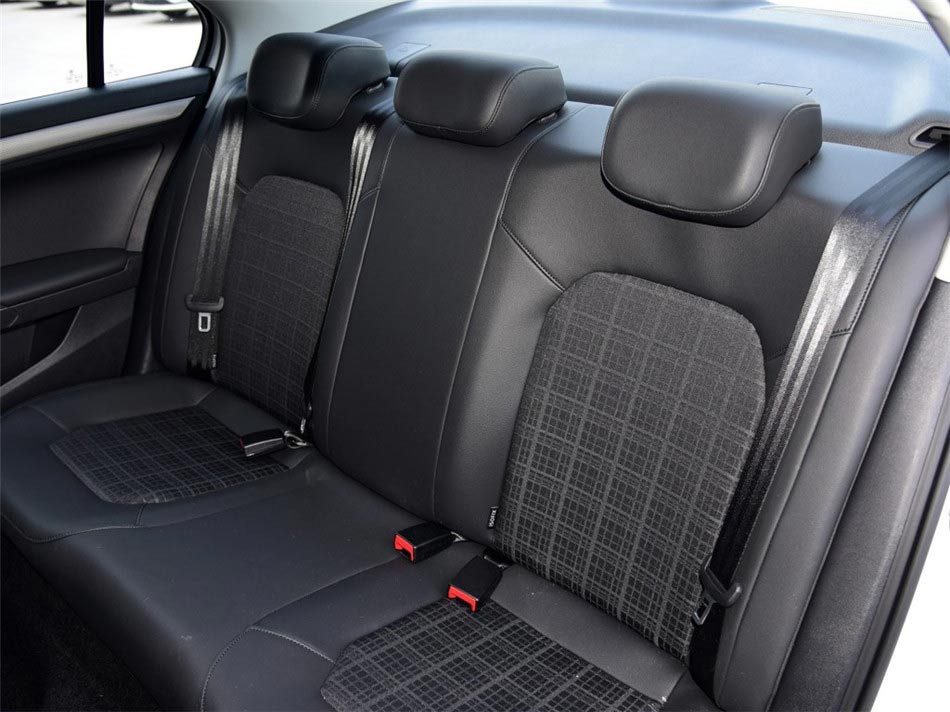 2017款捷达1.5L 自动舒适型 座椅空间