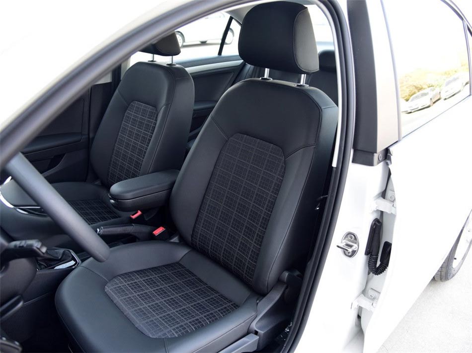 2017款捷达1.5L 自动舒适型 座椅空间