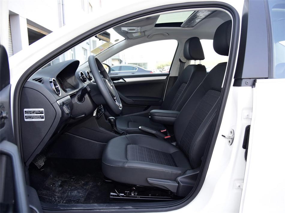 2017款捷达1.5L 自动舒适型 座椅空间