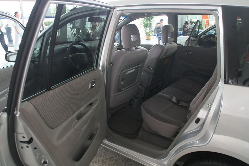 海马汽车新普力马座椅