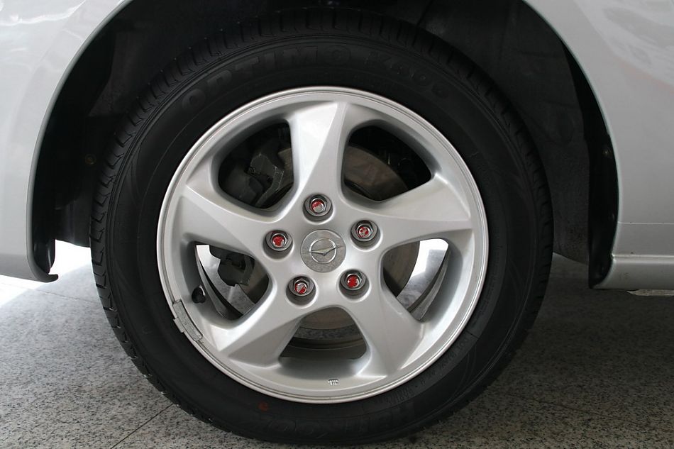 海马汽车新普力马车轮