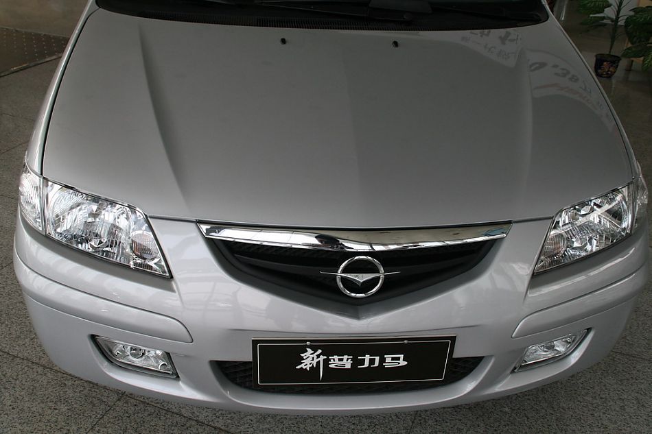 海马汽车新普力马前脸