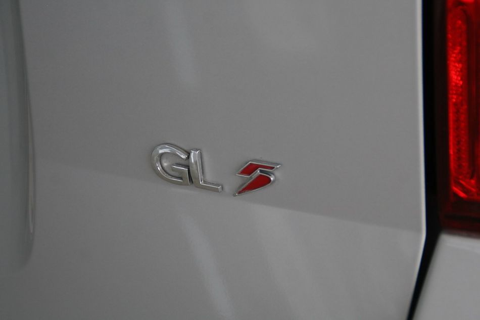 海马汽车新普力马尾部细节