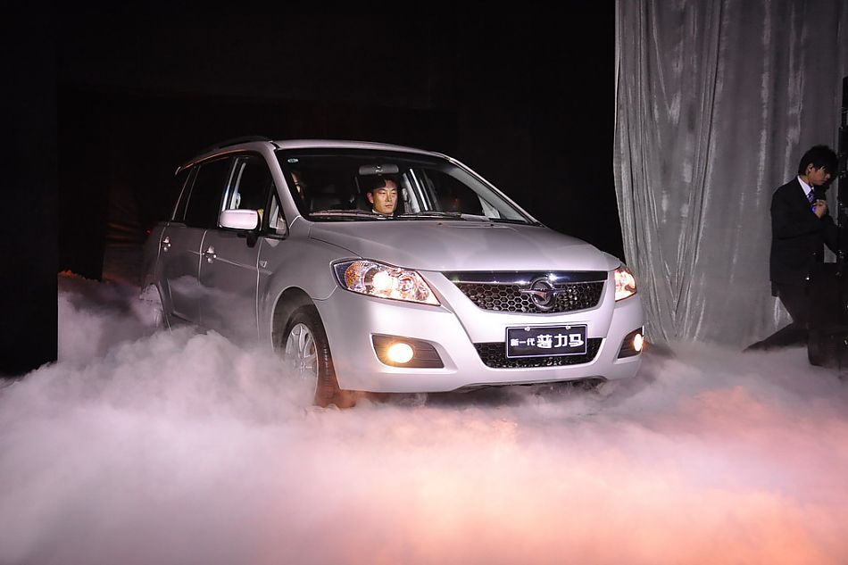 新一代普力马亮相