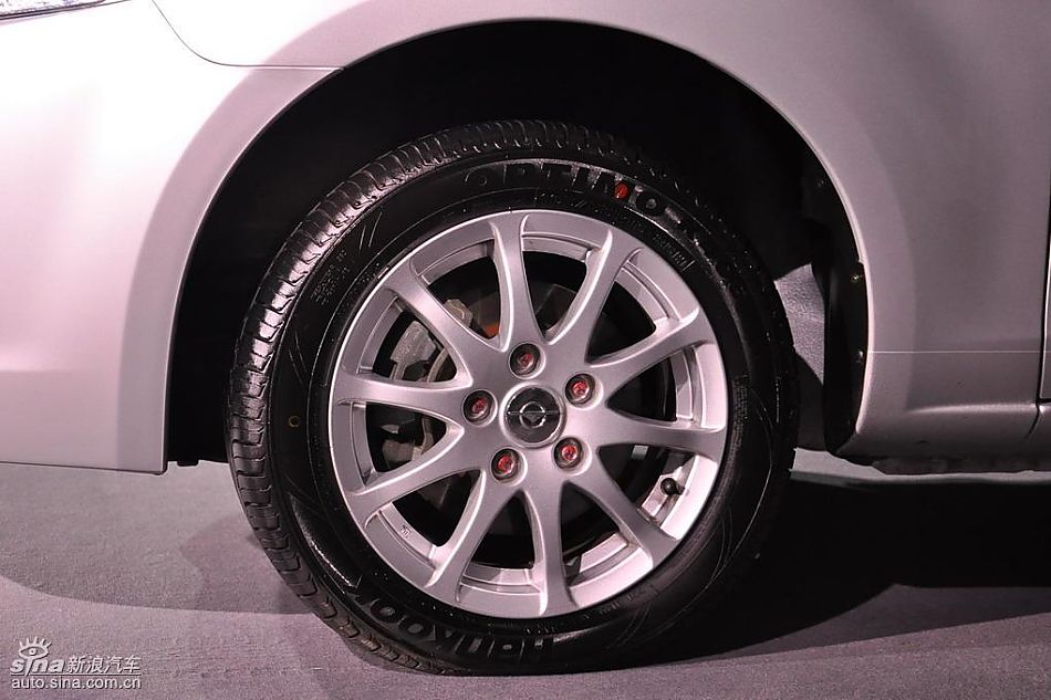 新一代普力马亮相