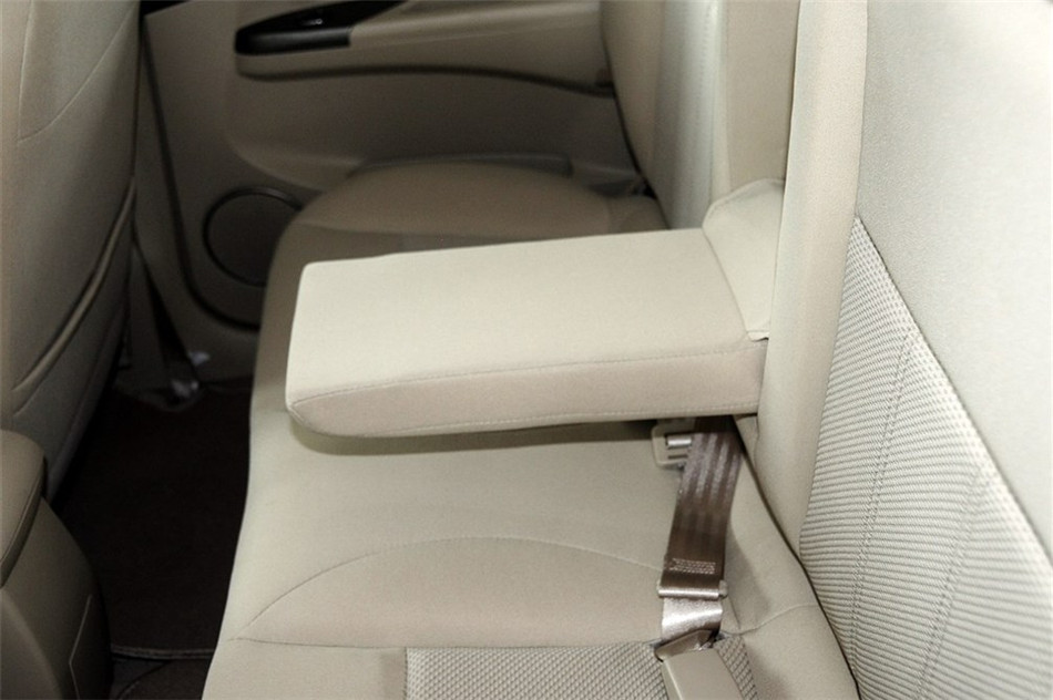 新普力马 2013款 1.6L MT 7座创想版 空间