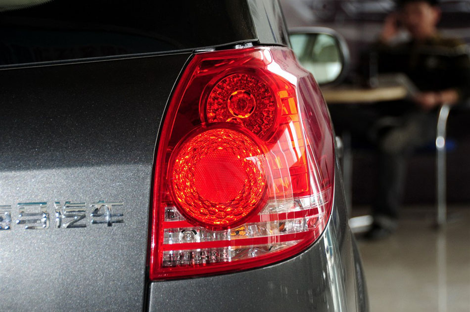 新普力马 2013款 1.6L MT 7座创想版 细节