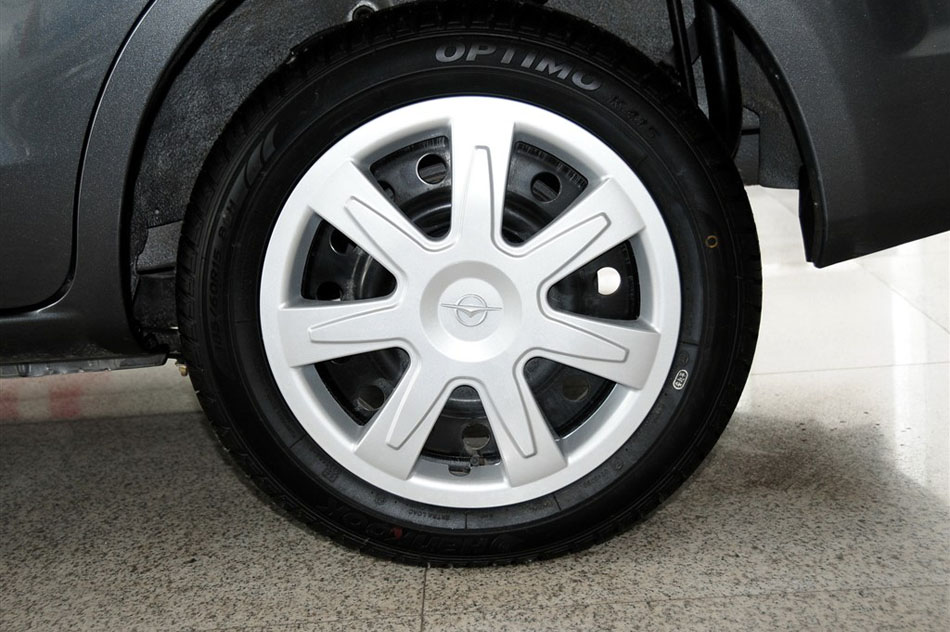 新普力马 2013款 1.6L MT 7座创想版 细节