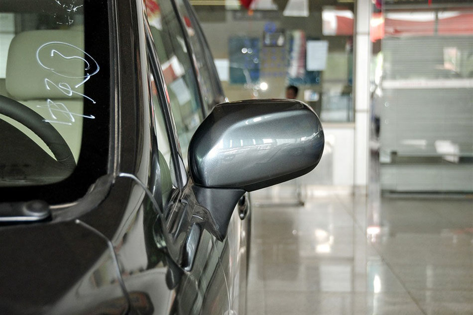 新普力马 2013款 1.6L MT 7座创想版 细节