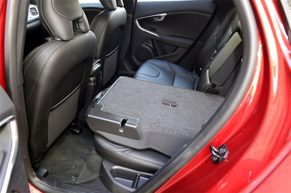 2013款 2.0T 智雅版 空间