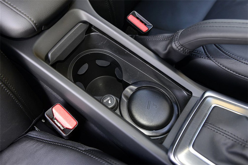 2013款 2.0T 智雅版 空间