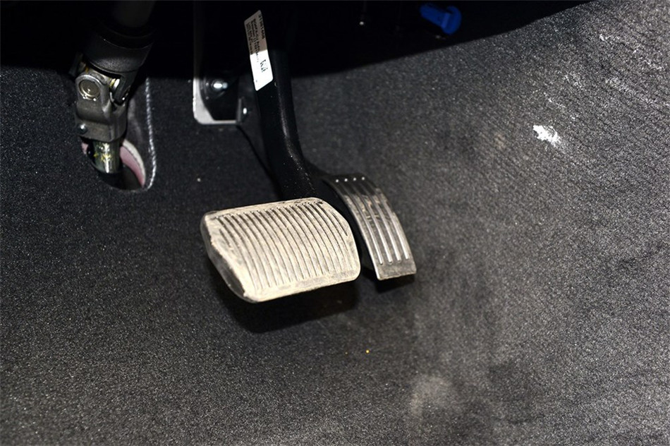 2013款 2.0T 智雅版 空间