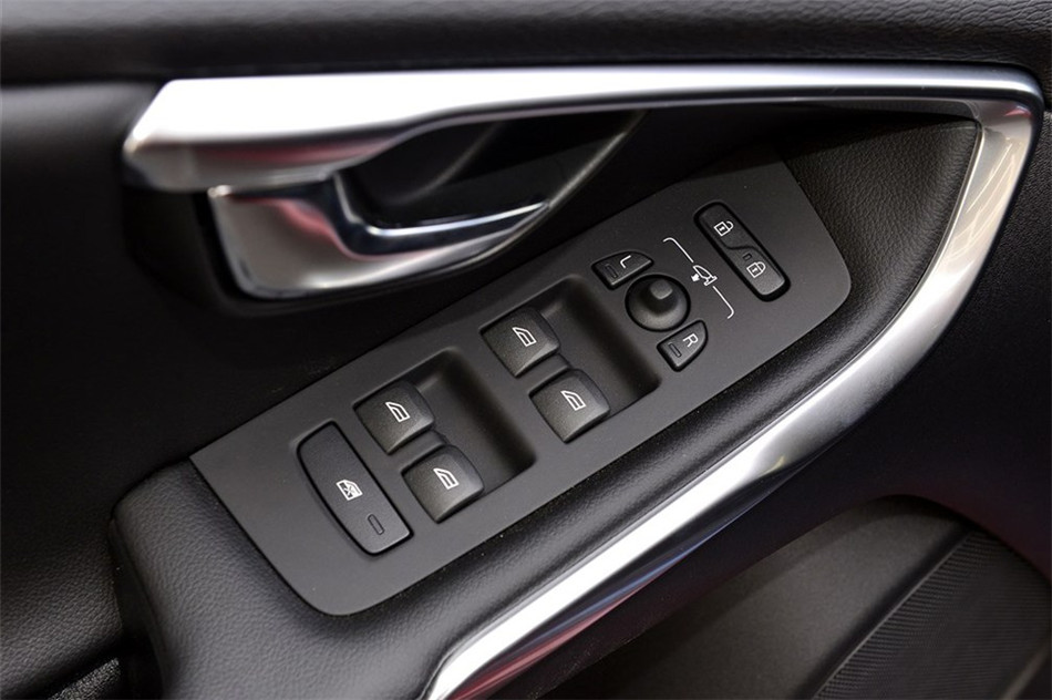 2013款 2.0T 智雅版 空间