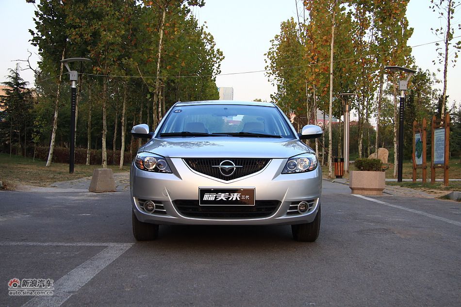 2011款海马福美来三代外观