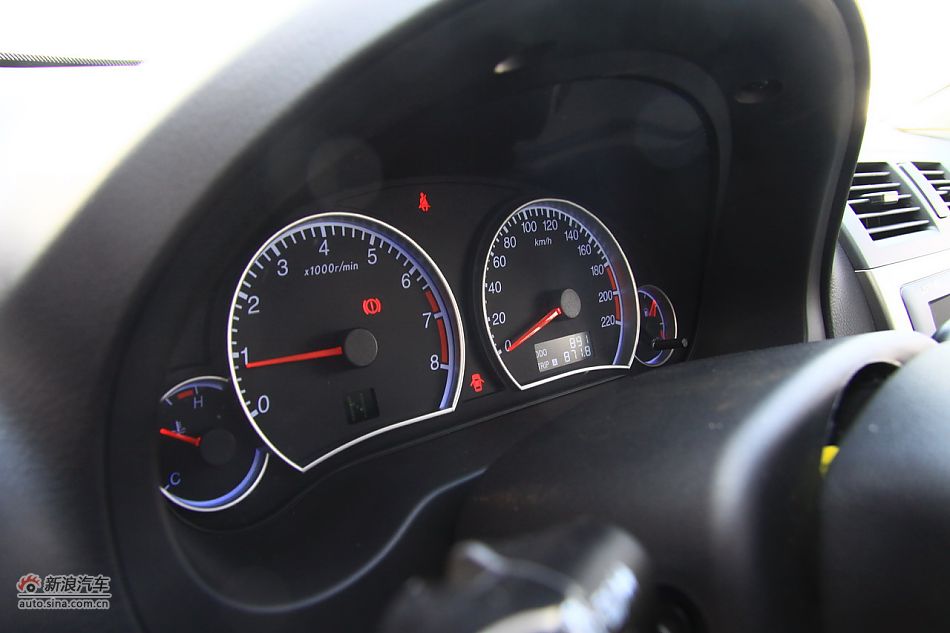 2011款海马福美来三代内饰