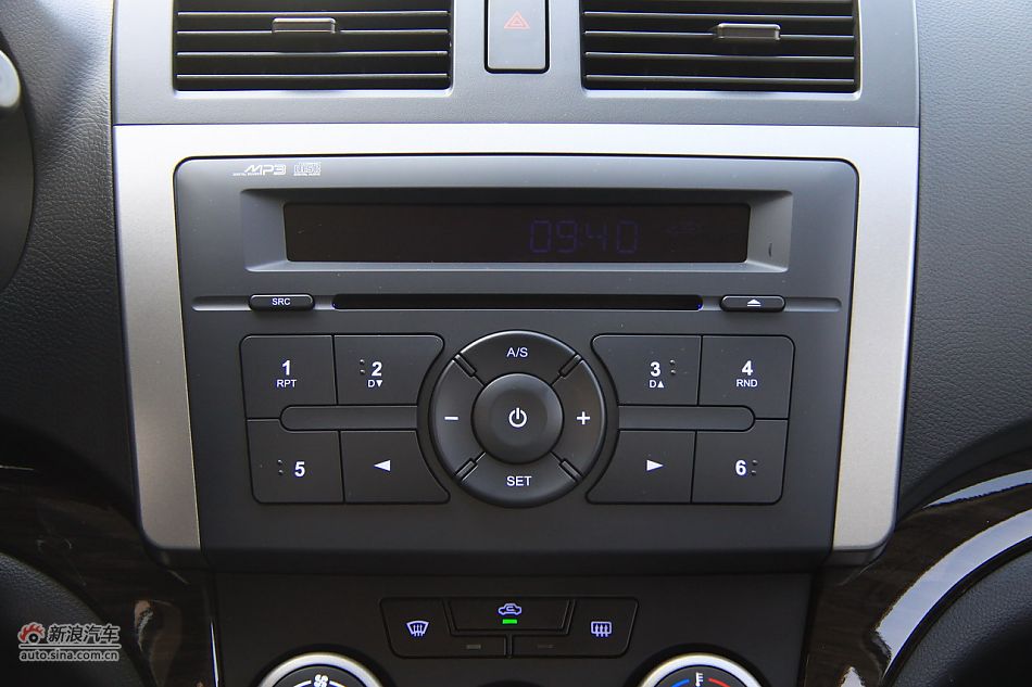 2011款海马福美来三代内饰