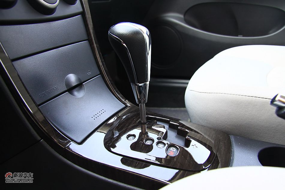 2011款海马福美来三代内饰