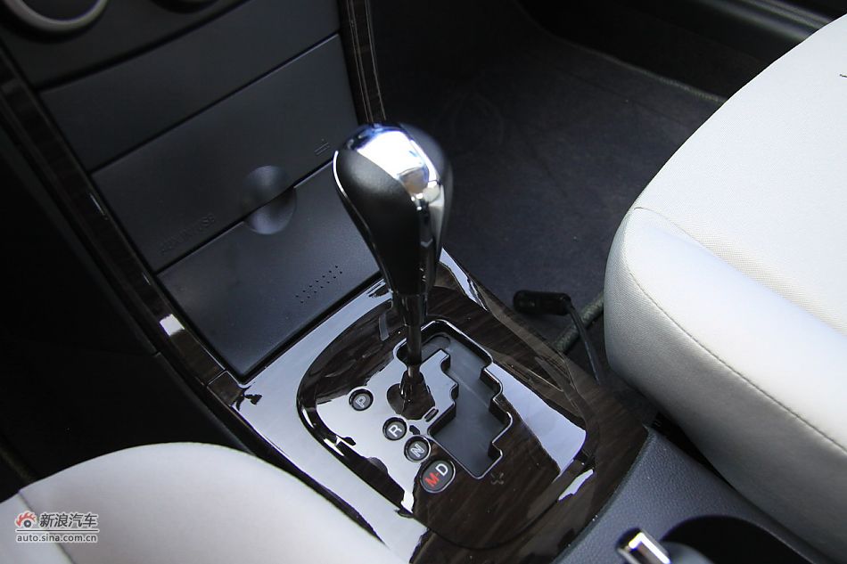 2011款海马福美来三代内饰