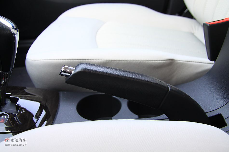 2011款海马福美来三代内饰