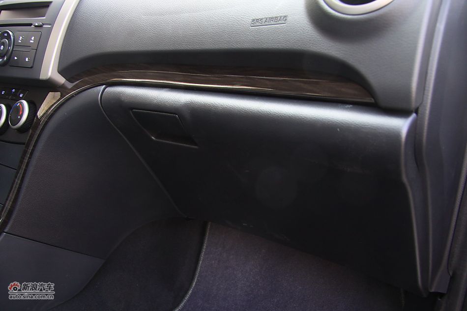 2011款海马福美来三代内饰