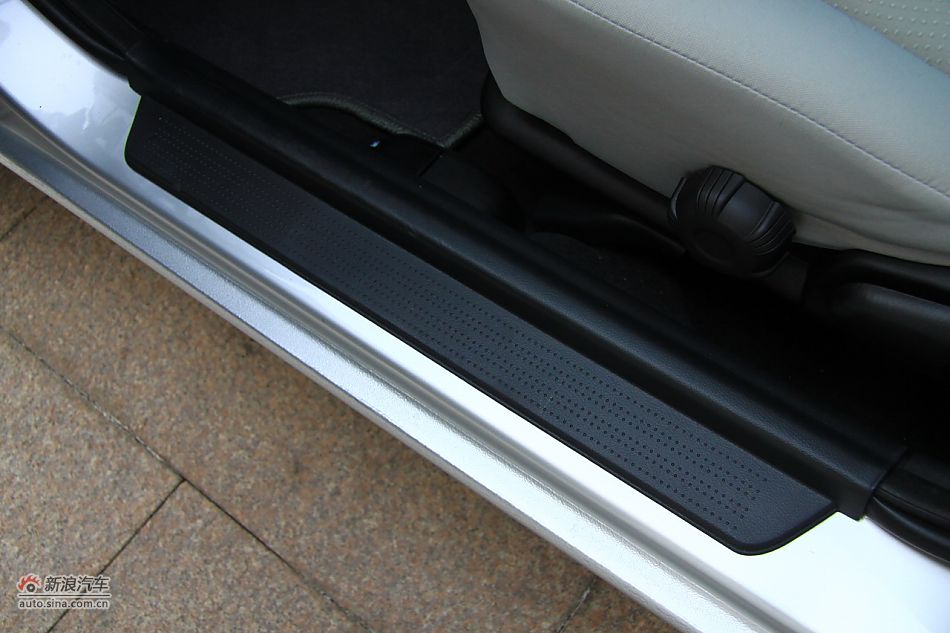 2011款海马福美来三代内饰