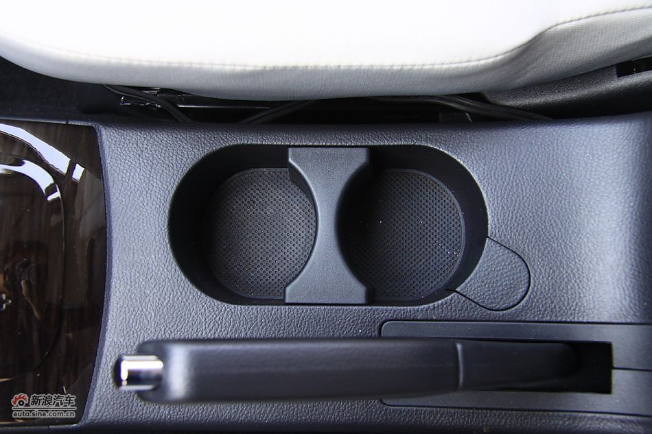 2011款海马福美来三代内饰