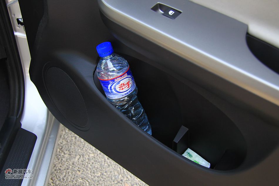 2011款海马福美来三代内饰