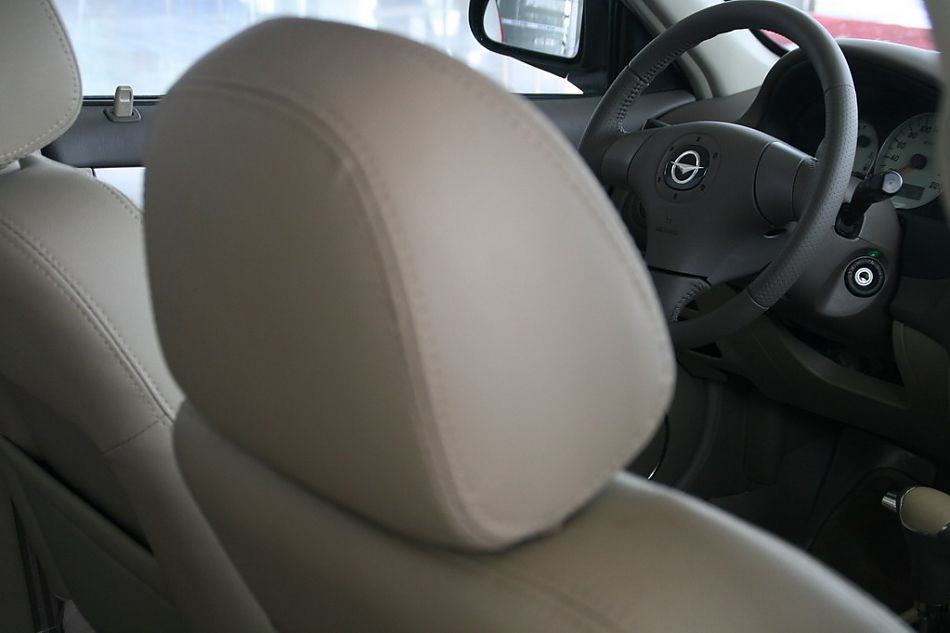 海马汽车福美来2代方向盘