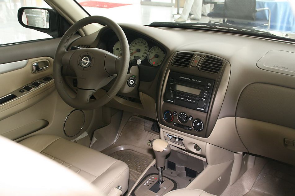 海马汽车福美来2代内饰