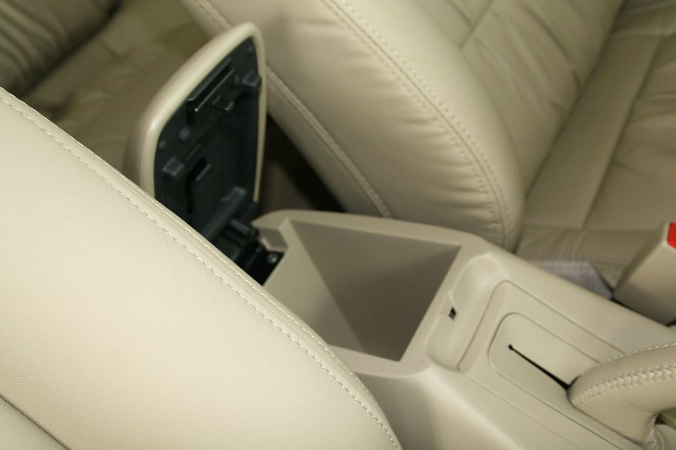 海马汽车福美来2代内饰