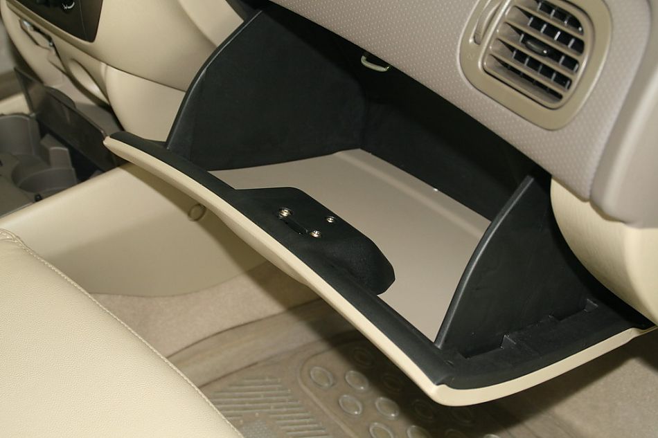 海马汽车福美来2代内饰