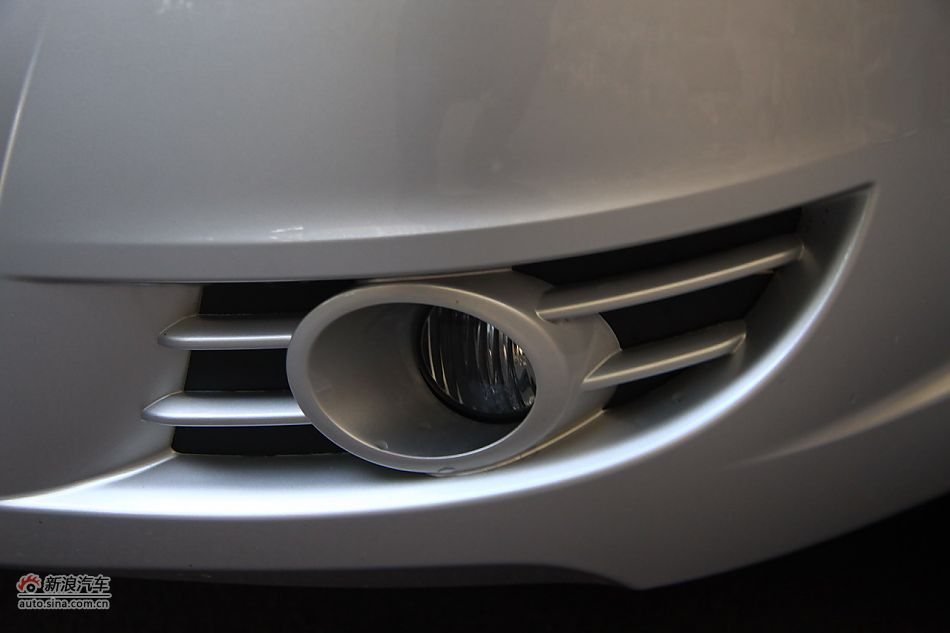 2011款海马福美来三代外观