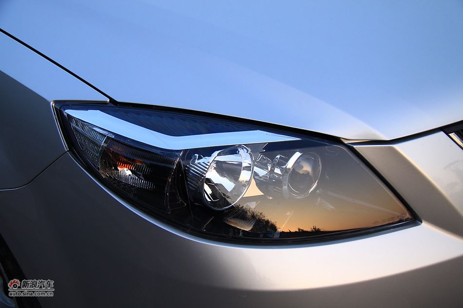 2011款海马福美来三代外观