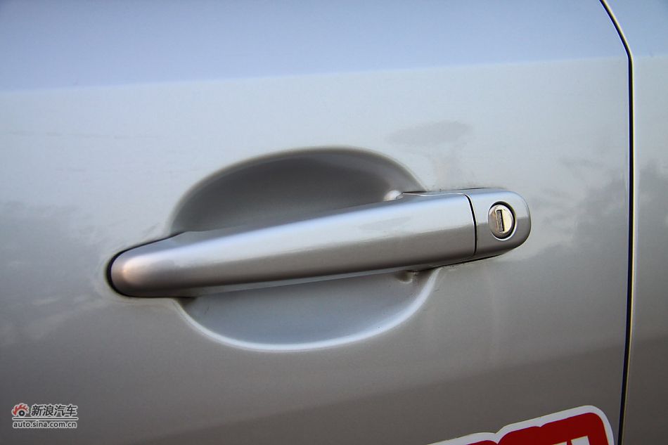 2011款海马福美来三代外观