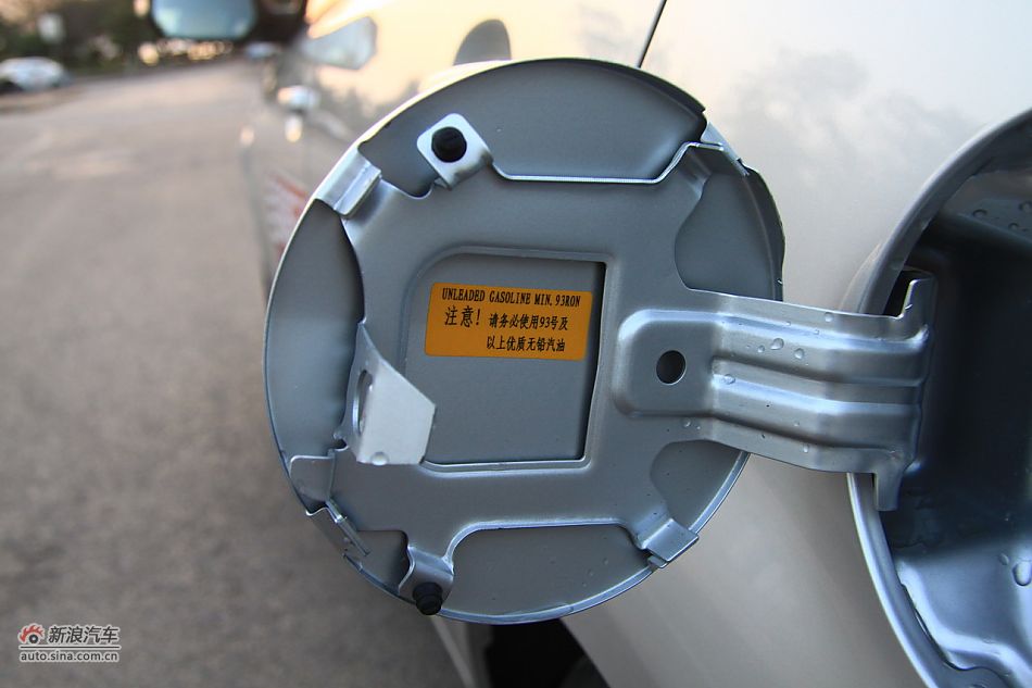 2011款海马福美来三代外观