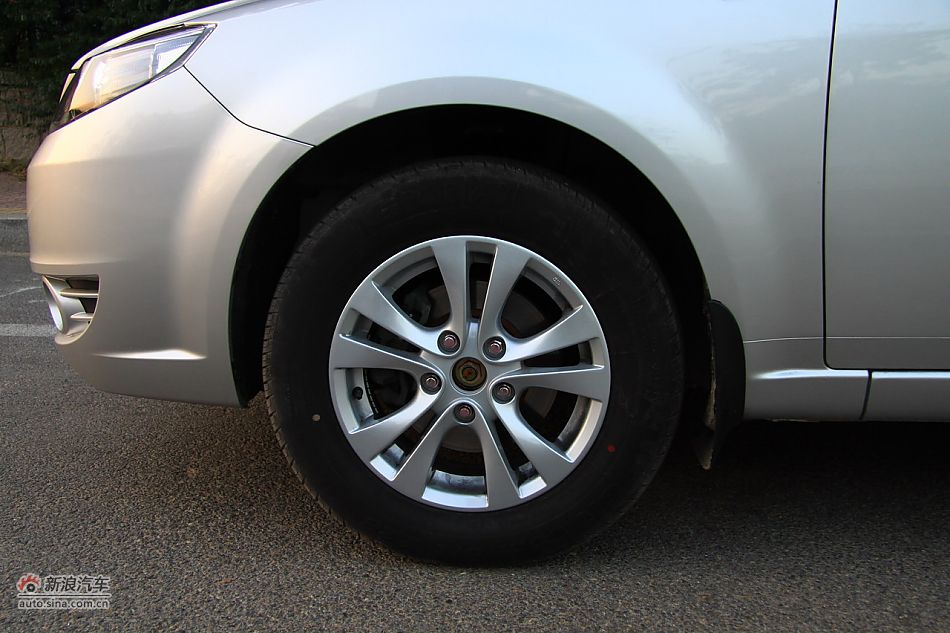 2011款海马福美来三代外观