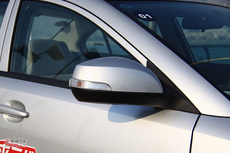 2011款海马福美来三代外观